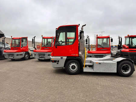 Terminálový traktor 2025  Terberg YT 223 4x2 aangedreven terminal trekker (7)