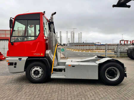 Terminálový traktor 2025  Terberg YT 223 4x2 aangedreven terminal trekker (11)