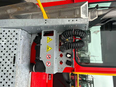 Terminal tractor 2025  Terberg YT 223 4x2 aangedreven terminal trekker (15)