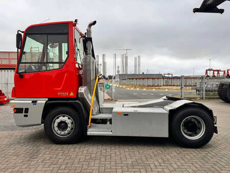 Terminal tractor 2025  Terberg YT 223 4x2 aangedreven terminal trekker (11)