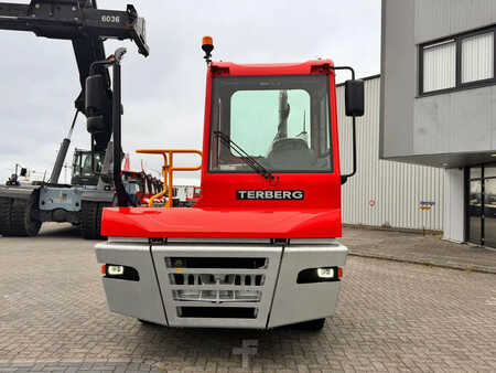Terminal tractor 2025  Terberg YT 223 4x2 aangedreven terminal trekker (2)