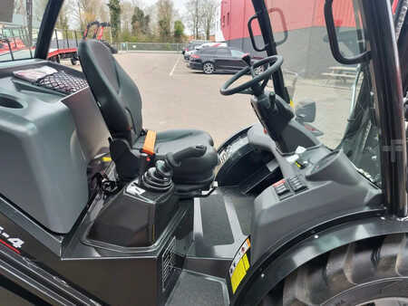 Wózek terenowy 2025  Manitou MC25-4 MC25-4 / NIEUW / LEASE VANAF €799 per maand! (7)