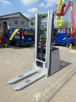 Hochhubwagen 2019 Still EXV16 (2)