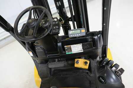 LPG Forklifts 2014  Yale GLC-25-VX-E-3635 (3)