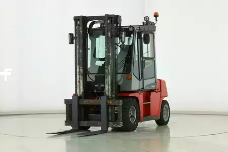 Empilhador diesel 2016  Kalmar DCF-50-6-H (1)