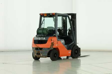 LPG Forklifts 2018  Toyota 02-8-FGF-25 (2) 