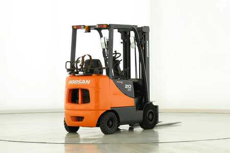 Gas gaffeltruck 2015  Doosan G-20-SC-5 (2)