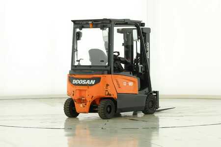 Elektro čtyřkolový VZV 2017  Doosan B-16-X-7 (2)