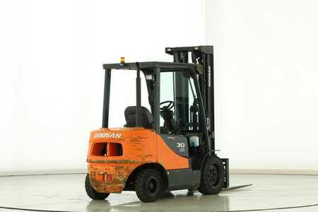 Diesel Forklifts 2013  Doosan D-30-S-5 (2)