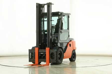 Diesel heftrucks 2018  Toyota 40-8-FD-50-N (1)