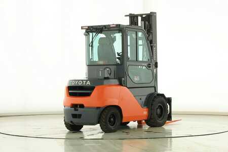 Diesel heftrucks 2018  Toyota 40-8-FD-50-N (2)