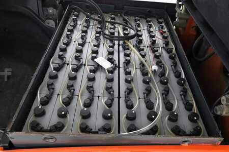 Elektro 4 Rad 2012  Linde E-25-H-01-600 (387) (3)