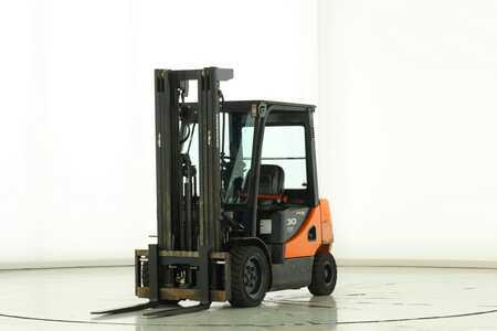 Diesel gaffeltruck 2011  Doosan D-30-S-5 (1)