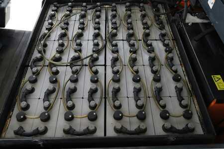 Carrelli elettrici 4 ruote 2016  Toyota 8-FBMT-25 (3)