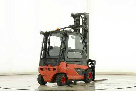 4-wiel elektrische heftrucks 2012  Linde E-30-L-01 (387) (2)