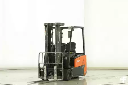 Chariots électriques à 3 roues 2018  Doosan B-20-T-7 (1)