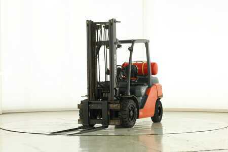 Carrelli elevatori GPL 2021  Toyota 8-FG-35-N (1)