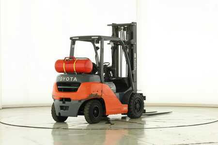 Carrelli elevatori GPL 2021  Toyota 8-FG-35-N (2)
