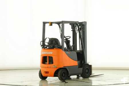 Gasoltruck 2015  Doosan G-15-S-5 (2)