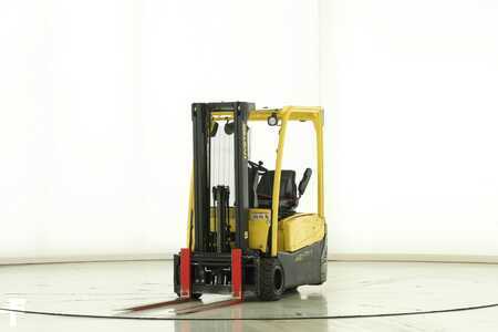 Eléctrica de 3 ruedas 2020  Hyster J-1.8-XNT-LWB (1)