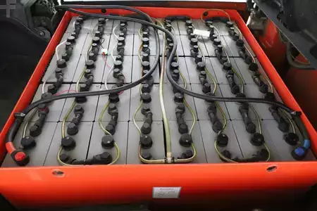 Eléctrico - 4 rodas 2018  Linde E-40-HL-01-600 (388) (3)