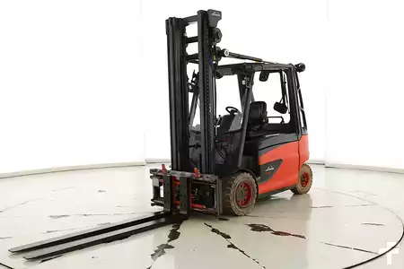 Eléctrico - 4 rodas 2018  Linde E-40-HL-01-600 (388) (5)