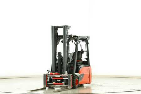 Electric - 3 wheels 2019  Linde E-20-L-02 (386) (1)