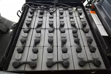 Carrelli elettrici 3 ruote 2019  Toyota 8-FBEK-18-T (3)