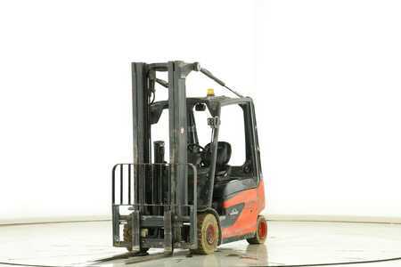 4-wiel elektrische heftrucks 2014  Linde E-25-L-01 (387) (1)