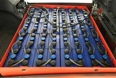 Eléctrica de 4 ruedas 2019  Linde E-25-RHL-01-600 (387) (3)