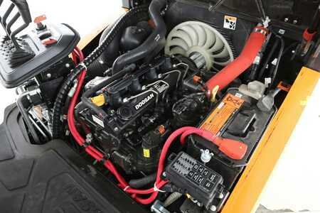 Carrelli elevatori diesel 2021  Doosan D-25-S-9 (3)