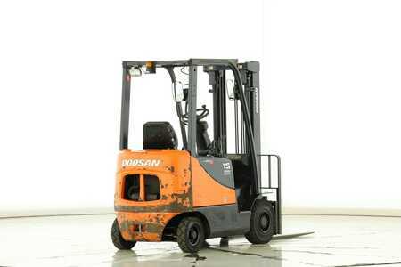 Carrelli elevatori diesel 2014  Doosan D-15-S-5 (2)