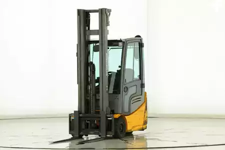 Elektryczne 3-kołowe 2016  Jungheinrich EFG-215 (1)