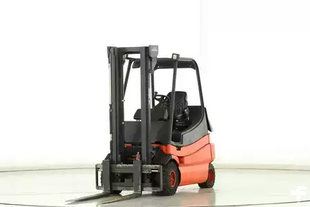 Electric - 4 wheels 1997  Linde E-30-02 (336) (1)