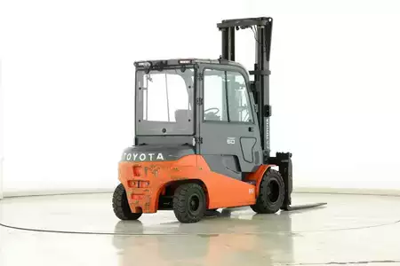 4-wiel elektrische heftrucks 2017  Toyota 8-FBMT-50 (2)