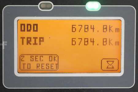 Elektro čtyřkolový VZV 2014  Toyota 8-FBMT-35 (6)