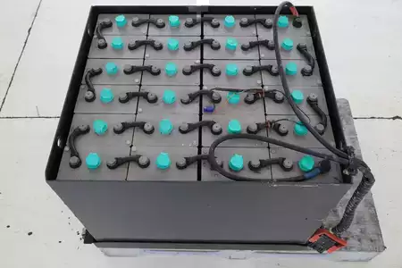 Carrelli elettrici 3 ruote 2015  Jungheinrich EFG-218 (3)
