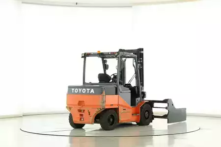 Elektrisk- 4 hjul 2014  Toyota 8-FBMHT-60 (2)
