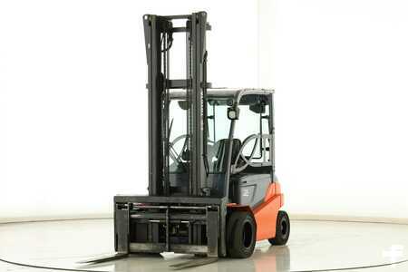 Elektro čtyřkolový VZV 2016  Toyota 8-FBMT-40 (1)