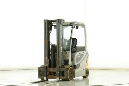 Chariots électriques à 4 roues 2017  Still RX-60-25 (1)