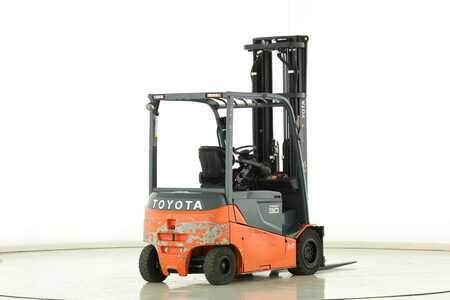 Sähkö - 4 pyör 2016  Toyota 8-FBMT-30 (2)