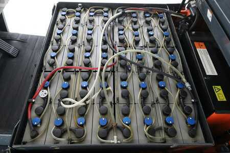 Carrelli elettrici 4 ruote 2016  Toyota 8-FBMT-30 (3)