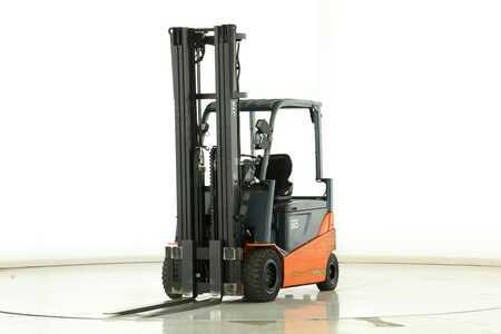 Elektro čtyřkolový VZV 2016  Toyota 8-FBMT-30 (1)