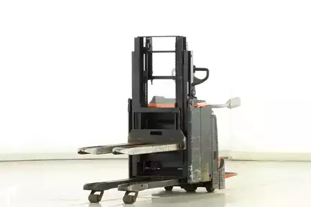 Wózek wysokiego podnoszenia 2016  BT SPE-200-DN (1)