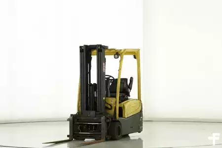 Eléctrica de 3 ruedas 2012  Hyster J-1.8-XNT-MWB (1)