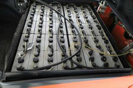 Carrelli elettrici 4 ruote 2016  Linde E-30-600-HL (387) (4)