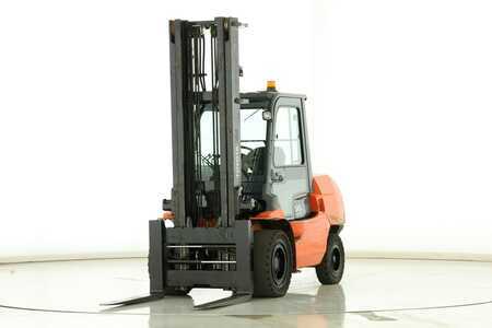 Dieseltrukki 2013  Toyota 42-7-FDA-50 (1)