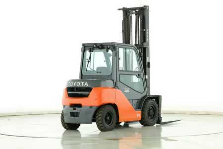 Dieselový VZV 2023  Toyota 40-8-FD-40-N (2)