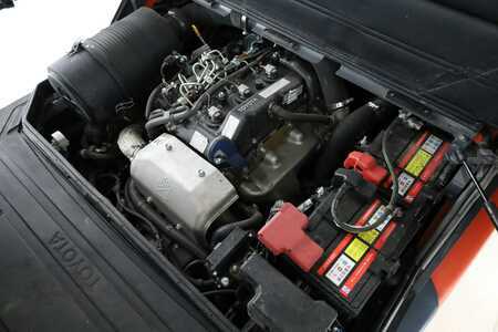 Dieselový VZV 2017  Toyota 40-8-FD-35-N (3)