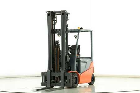 Elektro 4 Rad 2018  Toyota 05-8-FBM-35-T (1)